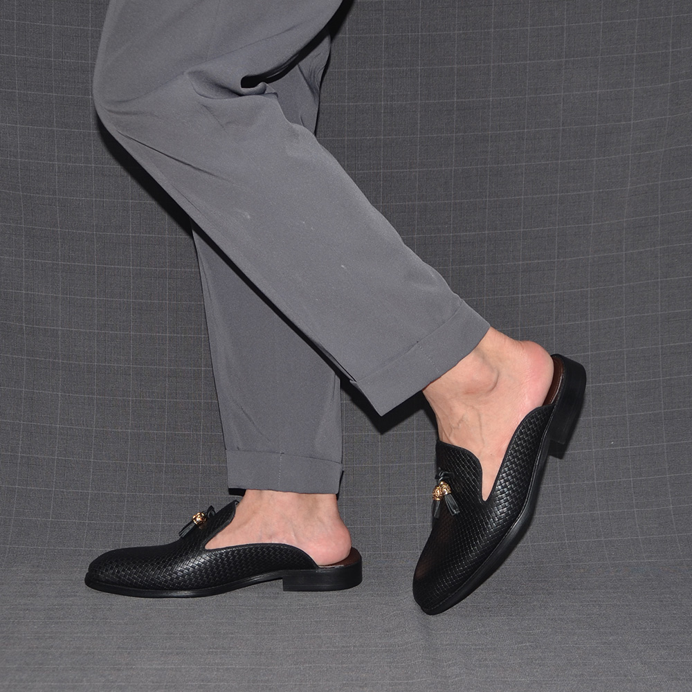 メンズクローズドトゥハーフシューズ ブラックミュールスリッパ - Men Shoes Louboutin のレビューと価格