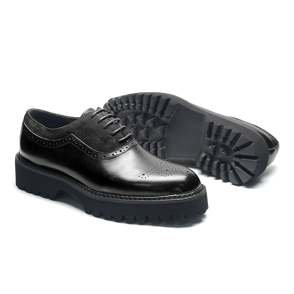 メンズソフトブラックソールスニーカー,オックスフォードドレス - Men Shoes Louboutin のレビューと価格