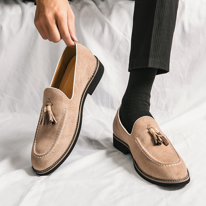 イタリアブランド牛革スエードポインテッドトゥ革靴高品質メンズ - Men Shoes Louboutin のレビューと価格