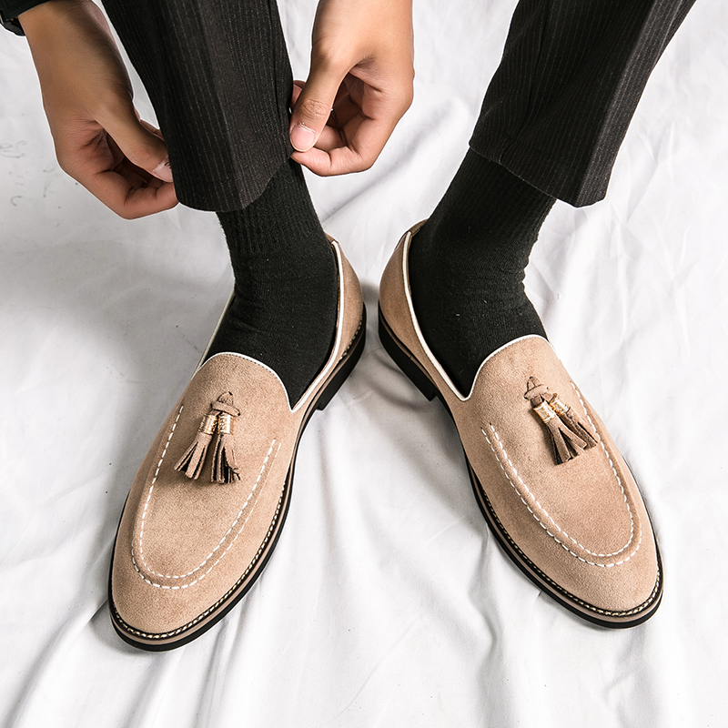 イタリアブランド牛革スエードポインテッドトゥ革靴高品質メンズ - Men Shoes Louboutin のレビューと価格